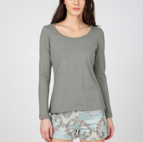 🎉🎉🎉Bewakoof full sleeves Tee Gray -M